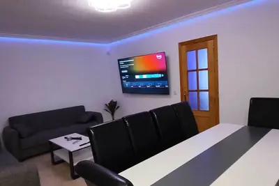 Image de Modern house for up to 12p, Ideal for family, groups. Swimming pool, cinema and bar.