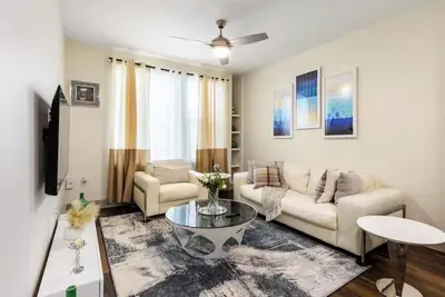 Contemporary 1br Haven, Sleek & Peaceful