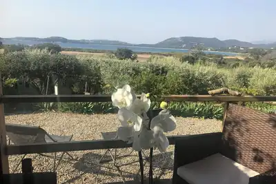 Image de maison face à la mer, 200m de la plage