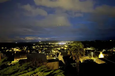 Image de Maison vintage en centre ville avec vue sur Morgat