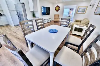 Image de Lewes Vacation Rentals at Ocean Oasis: Fully Renovated 2 Br House W Huge Yard