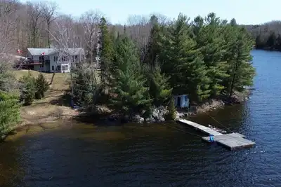 Image de Beautiful Lakeside Retreat on Caribou Lake with Stunning Sunsets, Fishing & More