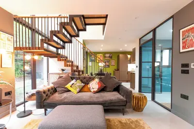 Image de Architectural Hideaway, Unique 2br in Surbiton - Pass the Keys