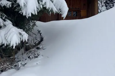 Image de Chalet Zore, skis aux pieds, jacuzzi, 190 m² et vue imprenable sur les montagnes