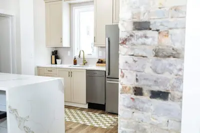 Modern 3br 1. 5ba steps from downtown