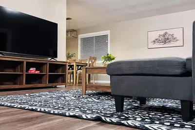 Image de Enjoy this beautiful home in East Casper near the mountain!