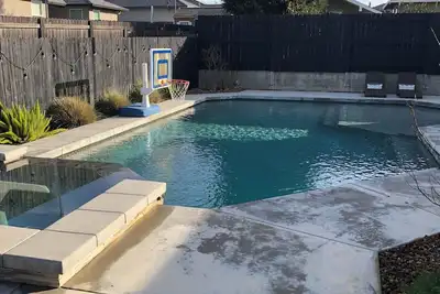 Image de Comfortable 3-Bedroom House With Pool Conveniently Located Near Chico State