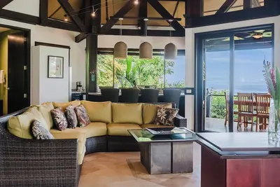 Image de Two Bedroom iin Manuel Antonio— a 2-bedroom oasis in Tulemar!