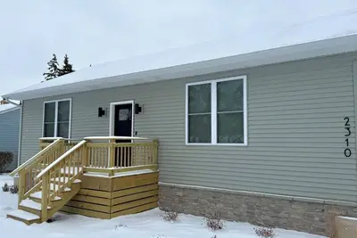 Image de Charming, Newly Built, & Conveniently Located Home in the Heart of Saginaw!