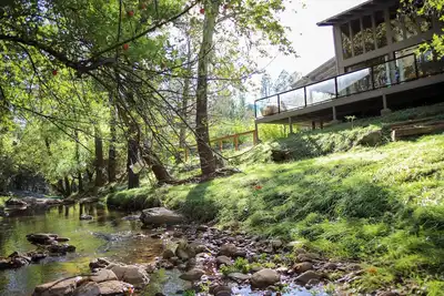 Image de Greenspaces, Deck w/River & Mt Views, Trails, Near Water Wheel Hiking Trailhead
