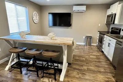 Image de Fish Camp Retreat - Bay Access, Boat Parking, 15 Min to Beaches