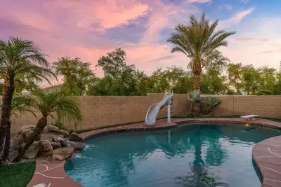 Image de Gilbert Oasis 4br Pool Home