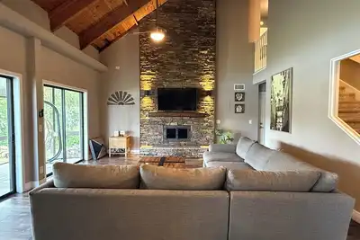 Image de Lakefront Retreat Tampa, 7br, Dock & Fun