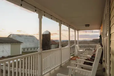 Image de 70 Private Acres / 100-Year Old Farm / Catskill Mountains / 2 Hr Drive from Nyc