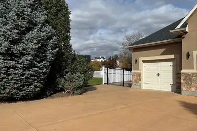 Image de 2-bedroom basement apartment in quiet neighborhood