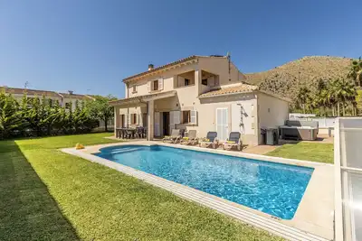 Image de Villa Nelly with swimming pool, jacuzzi, 15 min from the beach