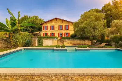 Image de Domaine Labarre de 1600m2 avec sauna, piscine. Vue imprenable près de Bordeaux