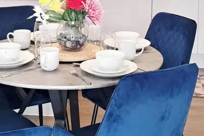 Image de 2Bed 2Bath l Lets Stay Sa Waterfront Salford | WiFi l Dishwasher| Air fryer |M60