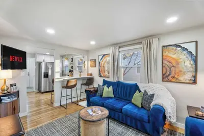 Image de ~15 min to Denver, Family Friendly, Hot Tub