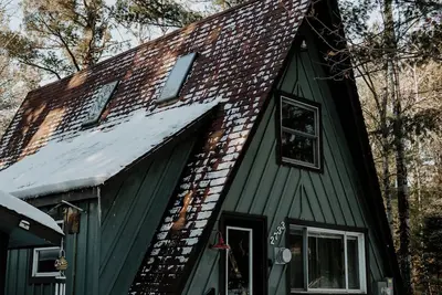 Image de Northern Mi Secluded A-Frame Cabin: Getaway, ORVs, Fishing, Projector, Golf, Ev