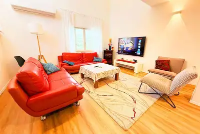 Image de Ra'anana 3 Bdr, 2 Baths, Rooftop View & Parking Family and Pet Friendly