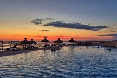 Image de Laguna Beach House 3bd/3 bath in tranquil Laguna Shores with resort amenities