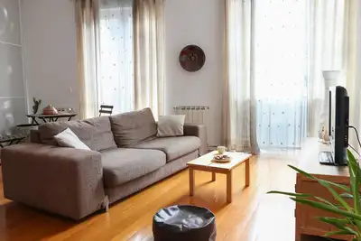 Image de Comfort Apartment with Balcony by LovelyStay