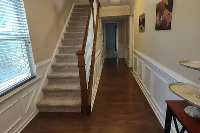 Image de Cozy 3-Story Townhome in Rtp - Near Rdu, Duke; Pet-Friendly; 30+ Day Stays