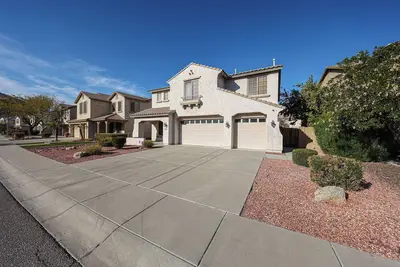 Image de Fantastic 5-bedroom house with Ac in sunny Phoenix, optional heated pool/spa