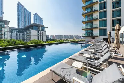Image de Stylish Apartment with Pool & City Views in Dubai