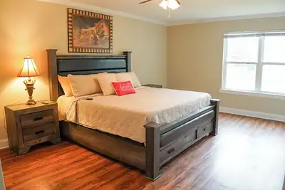 Image de Cozy 4br w Yard & Garage | 5 Min to I-10