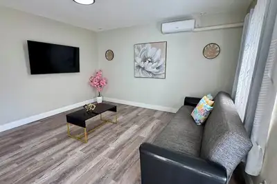 Image de * New Listing* Remodeled, 1 Bd Apt • Pet Friendly