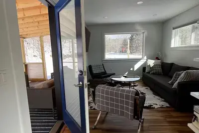 Image de Re-set, retreat, revive in this beautifully designed little Vermont house.