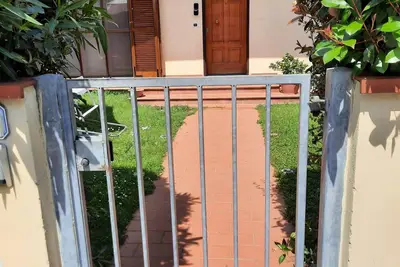 Image de 10 Minutes from the highway rent cozy house for quiet vacation.