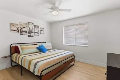 Image de Quiet Renovated 2br Apartment Near Airport and Highways