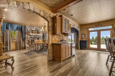 Image de The Stone Haven Estate: Hot tub, Golf Course & 2 Miles from Dt Lexington