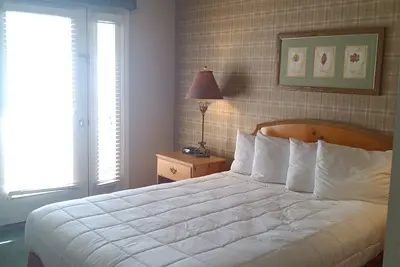 Image de 🌞Views! 2m2Ski! 1br King Condo! OpenLR/Dr/K! Fp HPool, Jacuzzi, Gym+KidsStuff🌞!