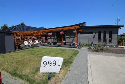 Image de Peaceful and Luxurious 2-bedroom house in Chemainus perfect for relaxing