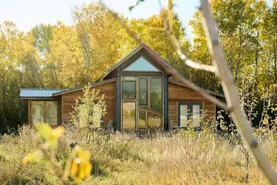 Image de Artist’s Retreat on an Organic Flower Farm in Huson, 20min from Missoula