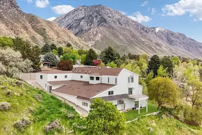 Image de Mountainside retreat Spacious 7-bedroom 10, 000sf  close to Byu stunning views