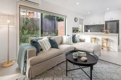 2br 2bath townhouse in Garran