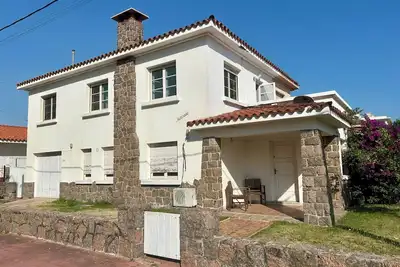 Image de 100 meters from the sea in Piriapolis Downtown Piriapolis Full house w/ barbecue and garage