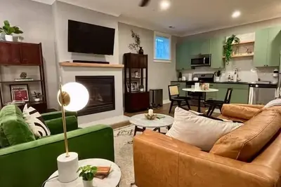 Image de Grace House: Cozy, contemporary + convenient 2-Br