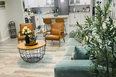 Image de Countryside Escape with Pool Steps from Tampa