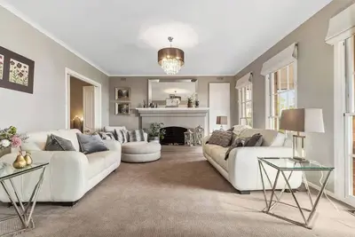 Roselle Retreat - Bay Views & Pet Friendly