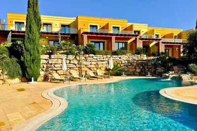 Image de Relaxing Luz Townhouse · Pool · Garden Oasis near Praia da Luz