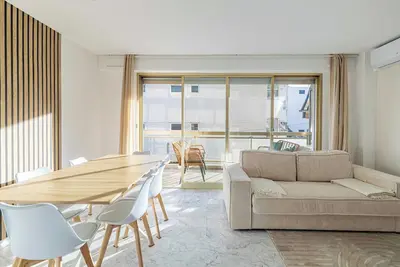 Image de Appartement élégant avec balcon près des plages – Cannes