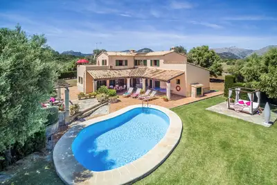 Image de Can Tia, elegant villa with swimming pool and mountain views