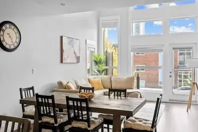 Image de 3br | Garage | Dt Views | Central | Lux Townhome