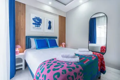 Image de Central 1br for Couples & Digital Nomads Near Avm - Pink